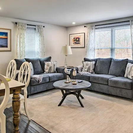 Cozy Edgartown Vacation Rental Near Beach!